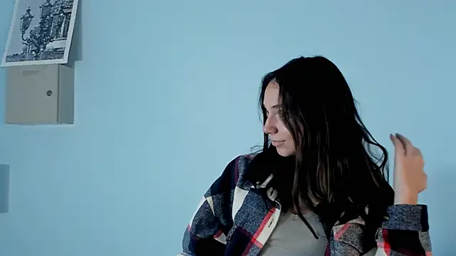 Snapshot of MildredCajigas chatting on 11-17-25, 08:40 MildredCajigas online show from 11-17-25, 08:40