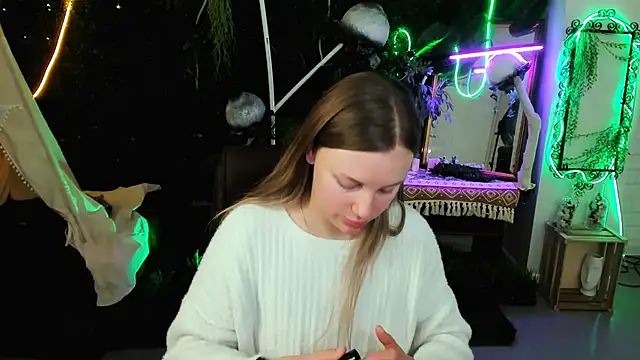 Snapshot of SandraLindsey chatting on 11-20-25, 06:36 SandraLindsey online show from 11-20-25, 06:36