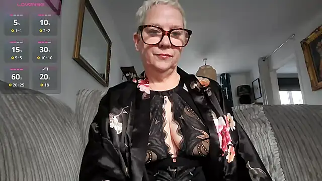 Snapshot of missyb_x chatting on 02-09-26, 10:02 missyb x online show from 02-09-26, 10:02