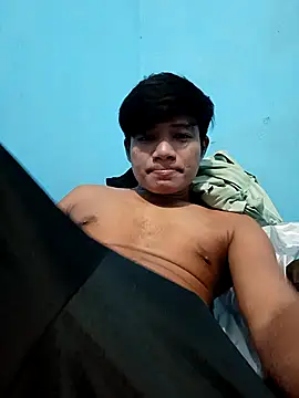 Snapshot of Ayetun008 chatting on 01-14-26, 08:40 Ayetun008 online show from 01-14-26, 08:40