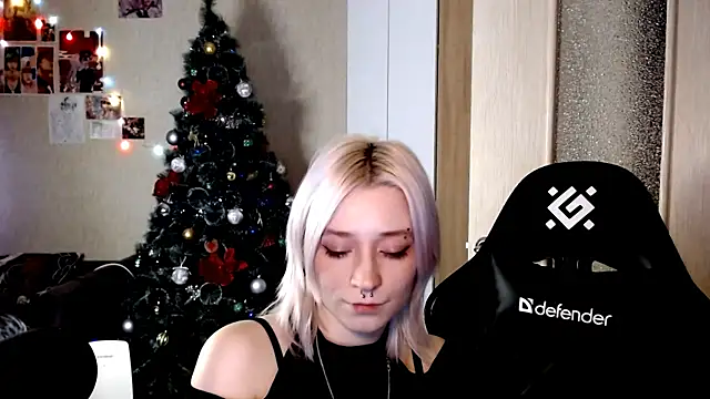 SophiaLur online show from 12-14-25, 04:34