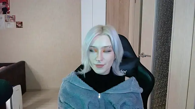 SophiaLur online show from 11-29-25, 12:16