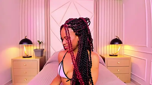 LailaDavidson online show from 11-30-25, 01:01