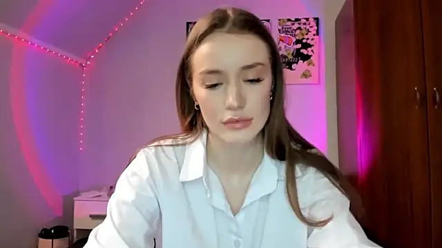 tinyglow online show from 03-06-26, 06:14