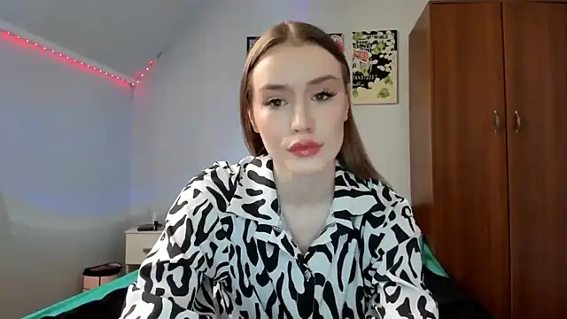 Snapshot of tinyglow chatting on 01-16-26, 08:57 tinyglow online show from 01-16-26, 08:57