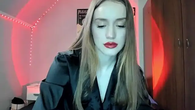 tinyglow online show from 03-04-26, 08:05