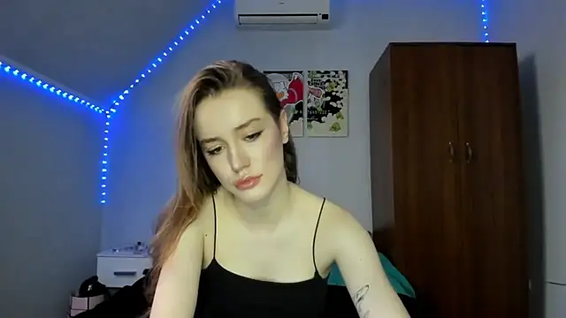 tinyglow online show from 12-01-25, 09:15