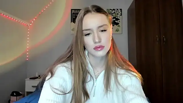 tinyglow online show from 12-18-25, 06:23