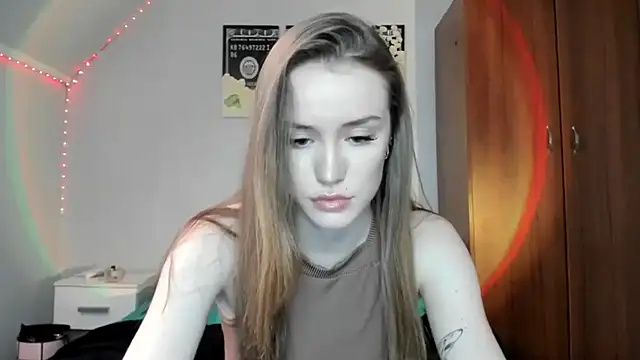 tinyglow online show from 12-03-25, 04:46