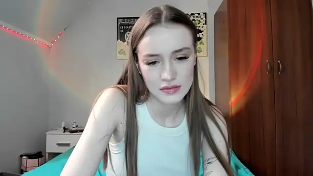 Snapshot of tinyglow chatting on 02-20-26, 11:50 tinyglow online show from 02-20-26, 11:50