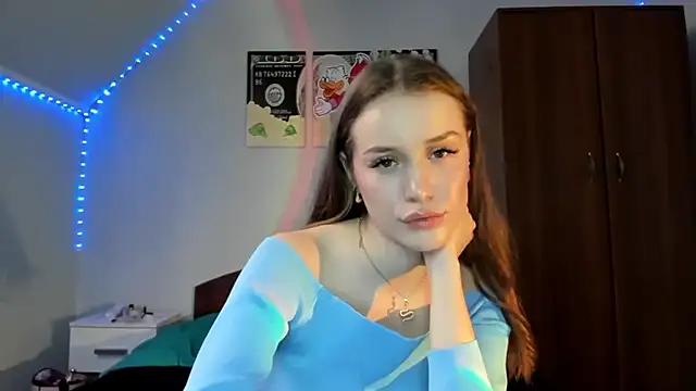 tinyglow online show from 12-03-25, 04:50