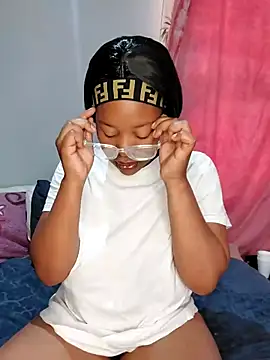 Snapshot of Naive618 chatting on 11-19-25, 10:48 Naive618 online show from 11-19-25, 10:48