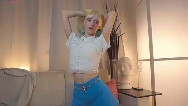 Snapshot of BeverlyWahoske chatting on 11-15-25, 07:07 BeverlyWahoske online show from 11-15-25, 07:07