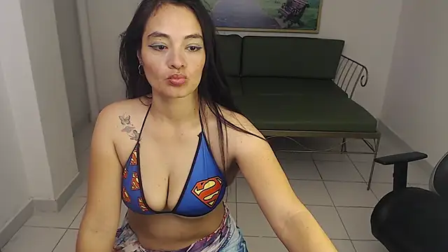 Snapshot of Dulceemariaa__ chatting on 11-14-25, 11:08 Dulceemariaa online show from 11-14-25, 11:08