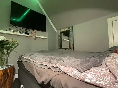 Lockig online show from 03-26-26, 07:23