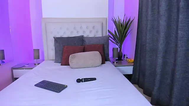 Snapshot of violeta_santanna chatting on 06-21-26, 05:24 violeta santanna online show from 06-21-26, 05:24