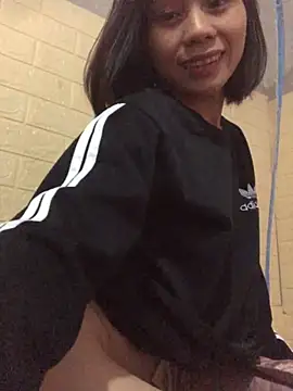 Trangbabylove online show from 11-28-25, 12:44