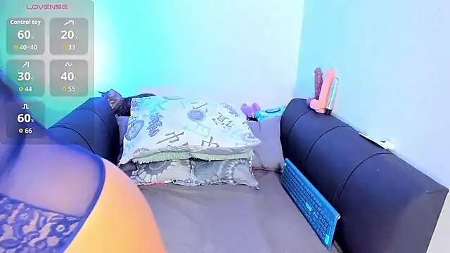 evelisse  online show from 03-07-26, 03:13