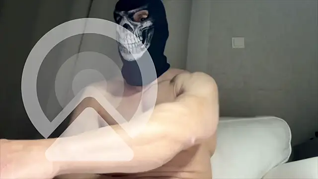 Luna MaskedMan online show from 05-05-26, 06:55