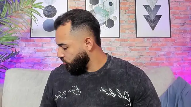 Chris Varden online show from 12-15-25, 07:09