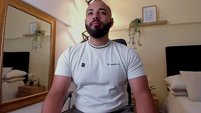 Chris Varden online show from 05-21-26, 03:37