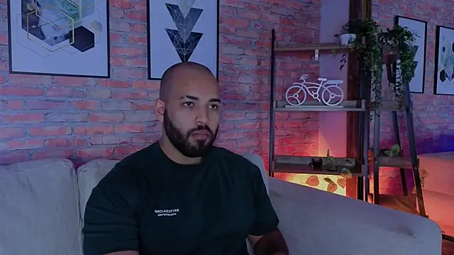 Chris Varden online show from 05-12-26, 07:20