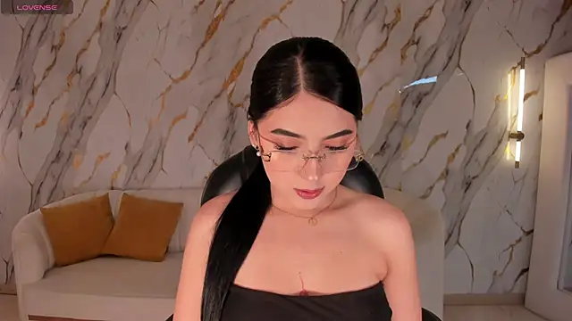 HaileyRoss  online show from 05-03-26, 01:11