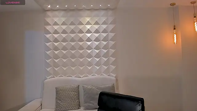 HaileyRoss  online show from 03-25-26, 12:04