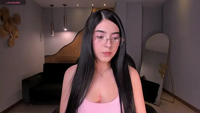 Snapshot of HaileyRoss_ chatting on 06-05-26, 02:16 HaileyRoss online show from 06-05-26, 02:16