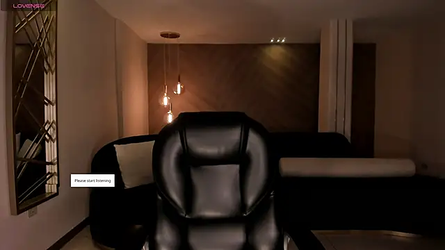 Snapshot of HaileyRoss_ chatting on 06-08-26, 11:11 HaileyRoss online show from 06-08-26, 11:11