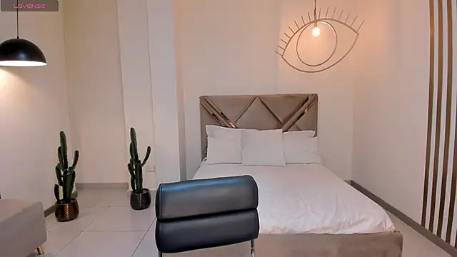 Snapshot of MayaHoffman chatting on 01-15-26, 11:35 MayaHoffman online show from 01-15-26, 11:35