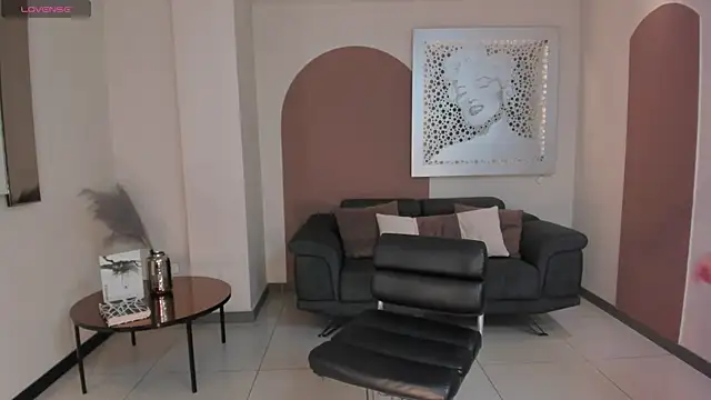 ZaraKafruni online show from 05-14-26, 08:17