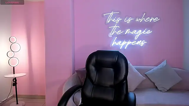 SophieLanne online show from 03-06-26, 04:07