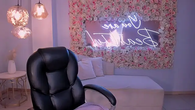 SophieLanne online show from 03-31-26, 04:03