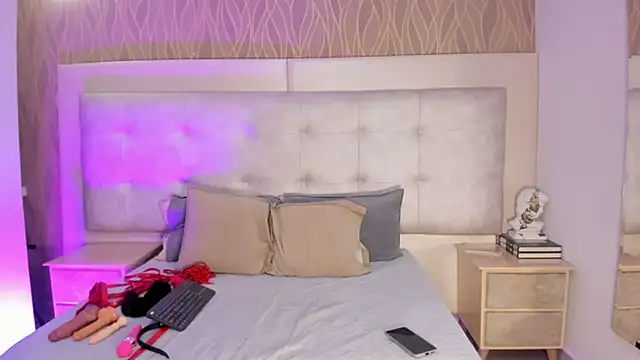 NalaRoux online show from 01-07-26, 03:55