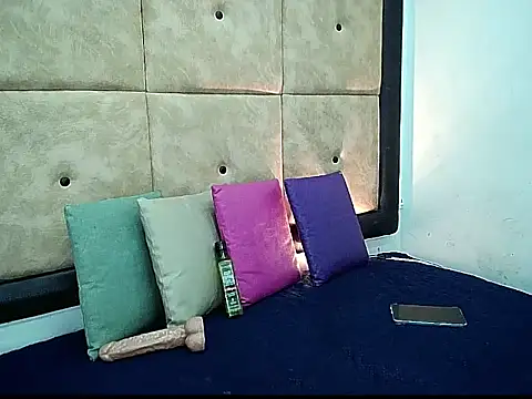 Lucidolls online show from 11-22-25, 07:24