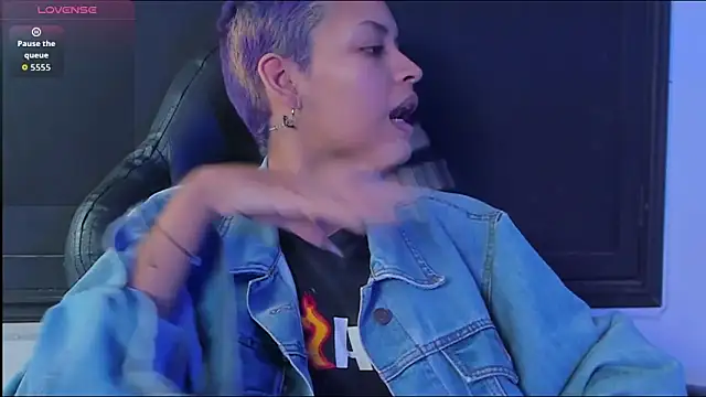 Anny Kiitty online show from 11-28-25, 04:23