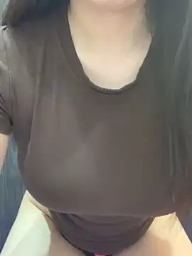 Snapshot of Agela_baby chatting on 02-05-26, 04:03 Agela baby online show from 02-05-26, 04:03