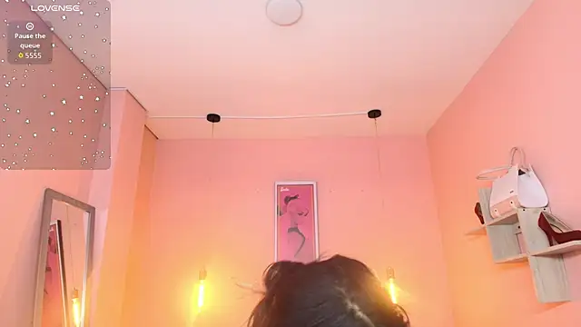 Milu carbajal x online show from 12-17-25, 08:14