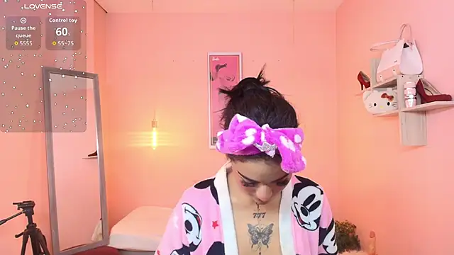 Milu carbajal x online show from 12-18-25, 08:12