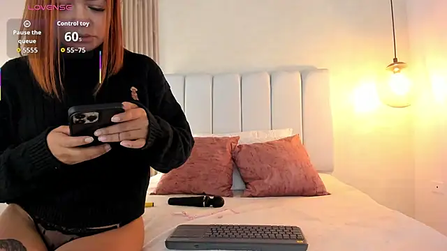 Anita wood online show from 11-30-25, 03:57