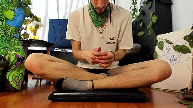 AngelDamianArt online show from 12-18-25, 08:23