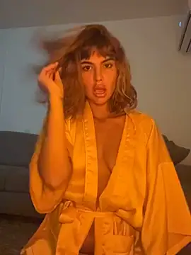 Snapshot of honeysohpia chatting on 11-17-25, 07:23 honeysohpia online show from 11-17-25, 07:23