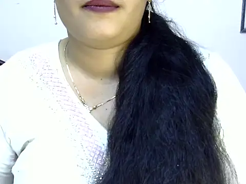 Snapshot of Muskan_Jha chatting on 06-19-26, 02:34 Muskan Jha online show from 06-19-26, 02:34