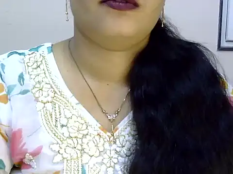 Snapshot of Muskan_Jha chatting on 06-23-26, 01:36 Muskan Jha online show from 06-23-26, 01:36