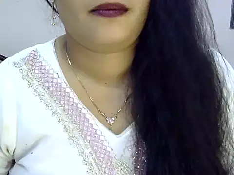 Snapshot of Muskan_Jha chatting on 06-19-26, 02:28 Muskan Jha online show from 06-19-26, 02:28