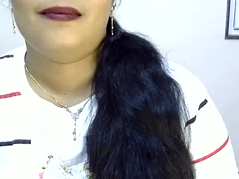 Snapshot of Muskan_Jha chatting on 06-28-26, 01:45 Muskan Jha online show from 06-28-26, 01:45