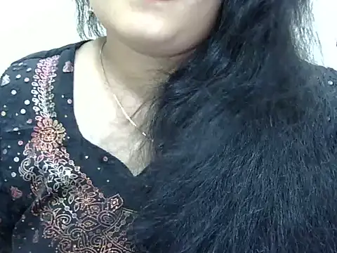 Snapshot of Muskan_Jha chatting on 06-12-26, 01:31 Muskan Jha online show from 06-12-26, 01:31
