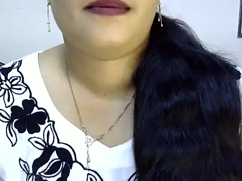 Snapshot of Muskan_Jha chatting on 06-24-26, 01:59 Muskan Jha online show from 06-24-26, 01:59