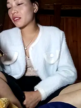 Snapshot of _Su-Su_ chatting on 12-14-25, 10:10 Su-Su online show from 12-14-25, 10:10